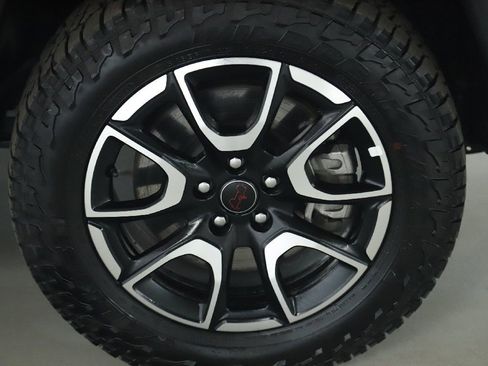 Used 2025 Jeep Compass Trailhawk image 10