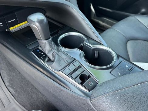 Used 2019 Toyota Camry XSE FWD image 26