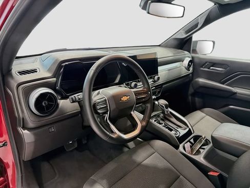 Used 2023 Chevrolet Colorado LT w/ LT Convenience Package II AWD/4WD image 8