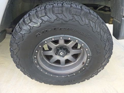 Used 2013 Jeep Wrangler Unlimited Sahara w/ Connectivity Group image 8