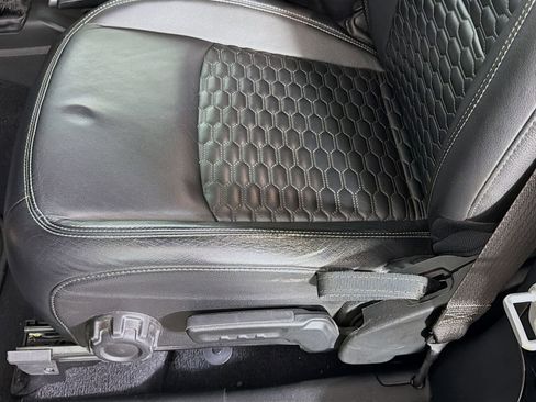 Used 2021 Jeep Wrangler Sport image 21