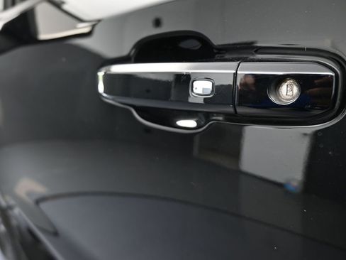 Used 2023 Chevrolet Silverado 1500 LT image 35