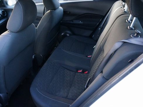 Used 2021 Nissan Kicks S image 11