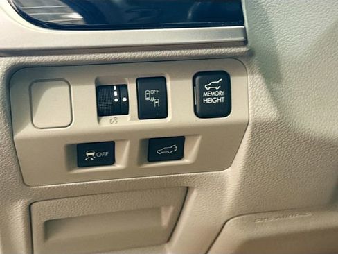 Used 2017 Subaru Forester 2.5i Limited image 11