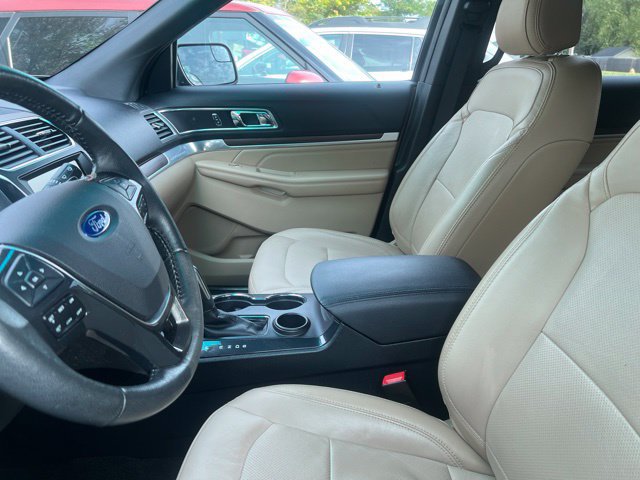 Used 2016 Ford Explorer Limited FWD image 2