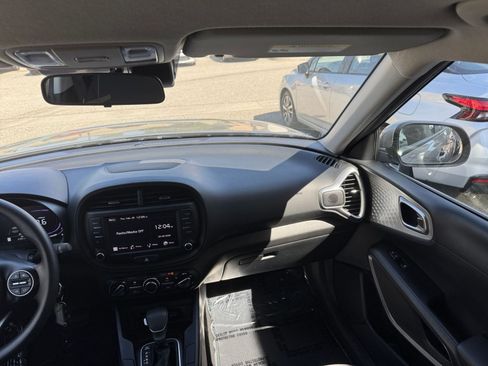 Used 2025 Kia Soul LX w/ LX Technology Package image 33