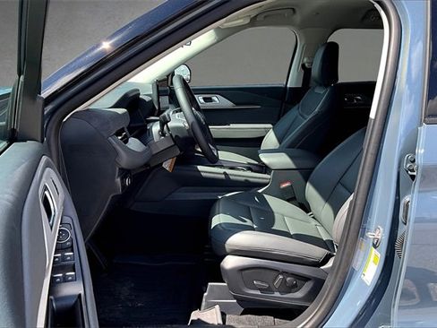 New 2025 Ford Explorer Active w/ Active Comfort Package image 9