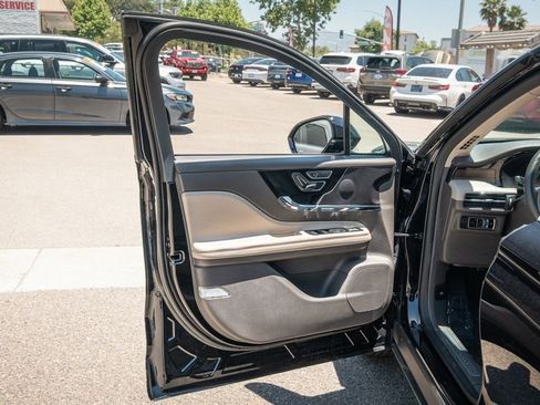 Used 2023 Lincoln Corsair Reserve w/ Equipment Group 201A image 16