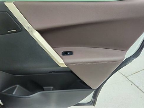 Used 2022 BMW iX xDrive50 w/ Premium Package image 27