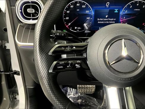 Used 2025 Mercedes-Benz GLC 300 GLC 300 image 18