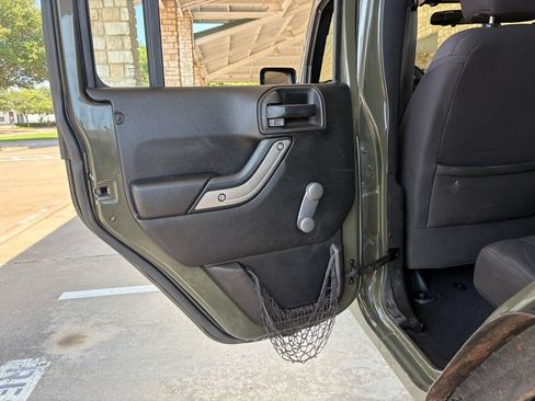 Used 2015 Jeep Wrangler Unlimited Sport AWD/4WD image 23