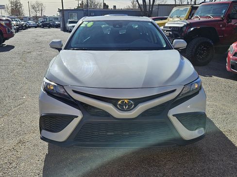 Used 2024 Toyota Camry SE image 2