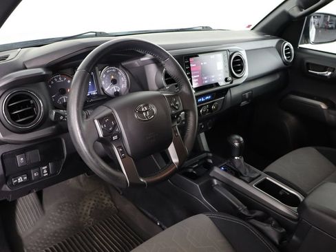 Used 2022 Toyota Tacoma TRD Off-Road AWD/4WD image 25