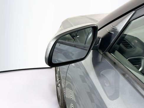 Used 2025 Hyundai Venue SEL FWD image 16