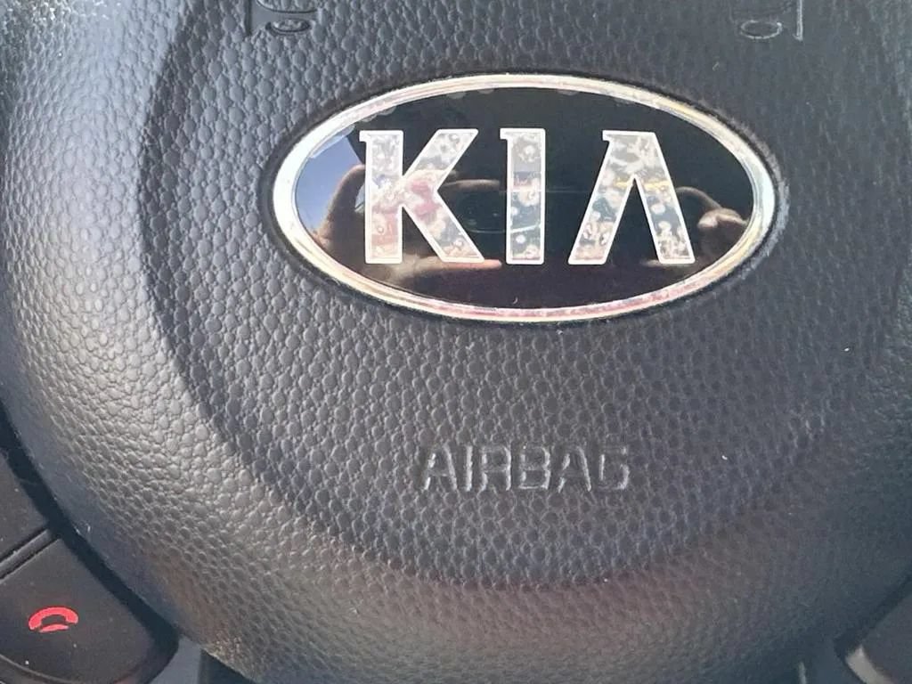Used 2015 Kia Soul + FWD image 24