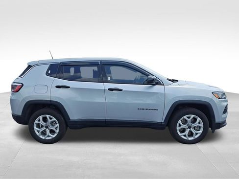 Used 2025 Jeep Compass Sport AWD/4WD image 6