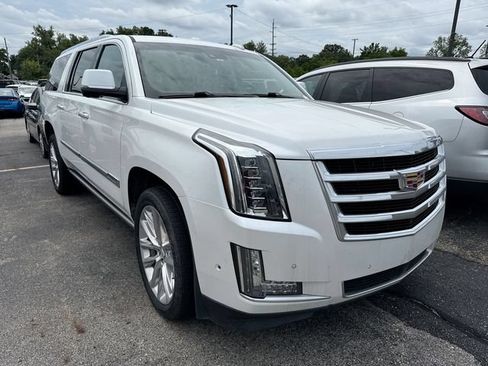 Used 2018 Cadillac Escalade ESV Premium Luxury AWD/4WD image 6