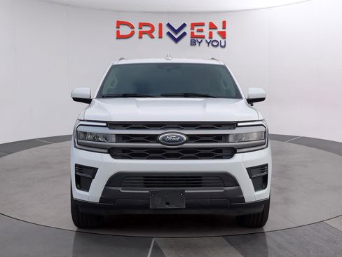 Used 2024 Ford Expedition Max XLT image 8