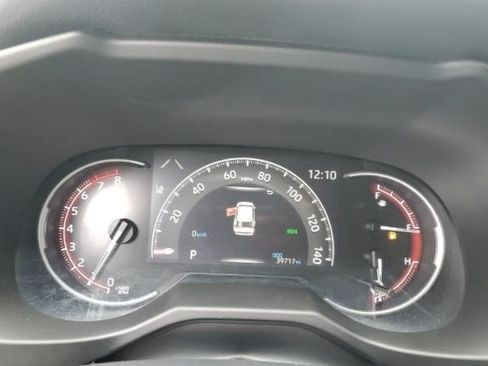 Used 2024 Toyota RAV4 XLE w/ Convenience Package FWD image 5