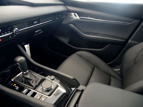 Certified 2025 MAZDA MAZDA3 2.5 Turbo Sedan w/Premium Plus image 26