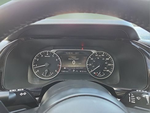 Used 2024 Nissan Pathfinder SV AWD/4WD image 23