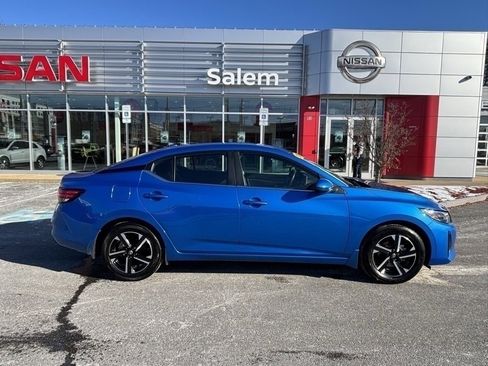 Used 2024 Nissan Sentra SV image 2