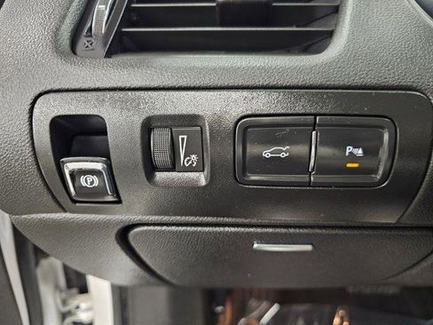 Used 2018 Chevrolet Impala Premier FWD image 14