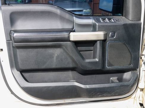 Used 2015 Ford F150 Lariat image 10