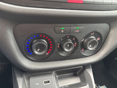 Used 2022 RAM ProMaster City Tradesman FWD image 46