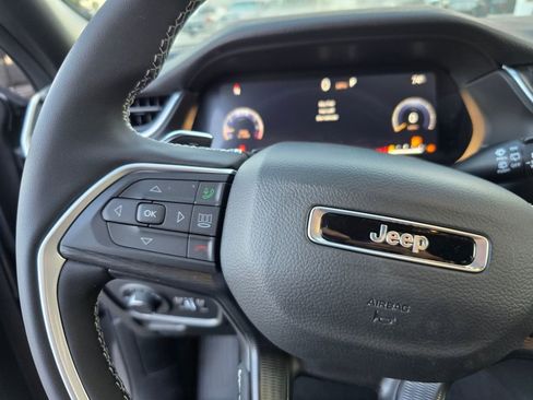 New 2025 Jeep Grand Cherokee Laredo X w/ Luxury Tech Group I image 17