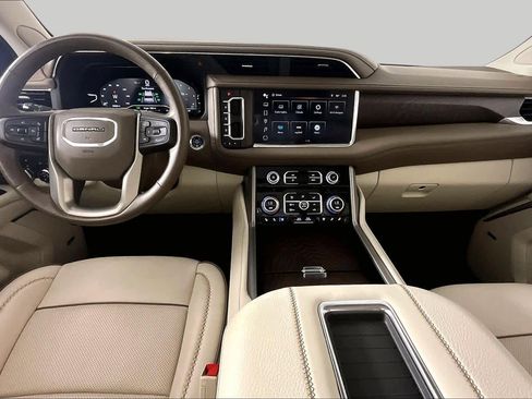Used 2023 GMC Yukon XL Denali AWD/4WD image 15