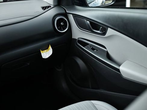 Used 2023 Hyundai Kona SEL image 29