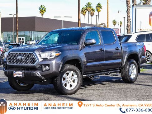 Used 2019 Toyota Tacoma TRD Off-Road image 1