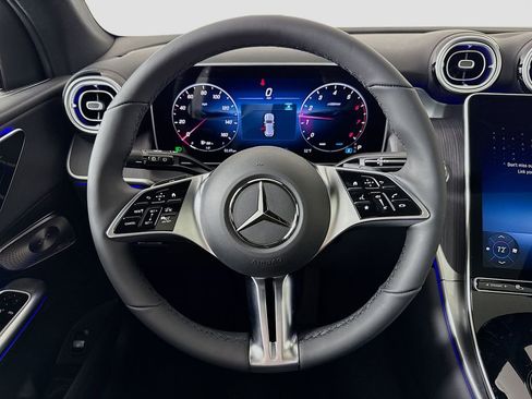 Used 2026 Mercedes-Benz GLC 300 4MATIC image 11
