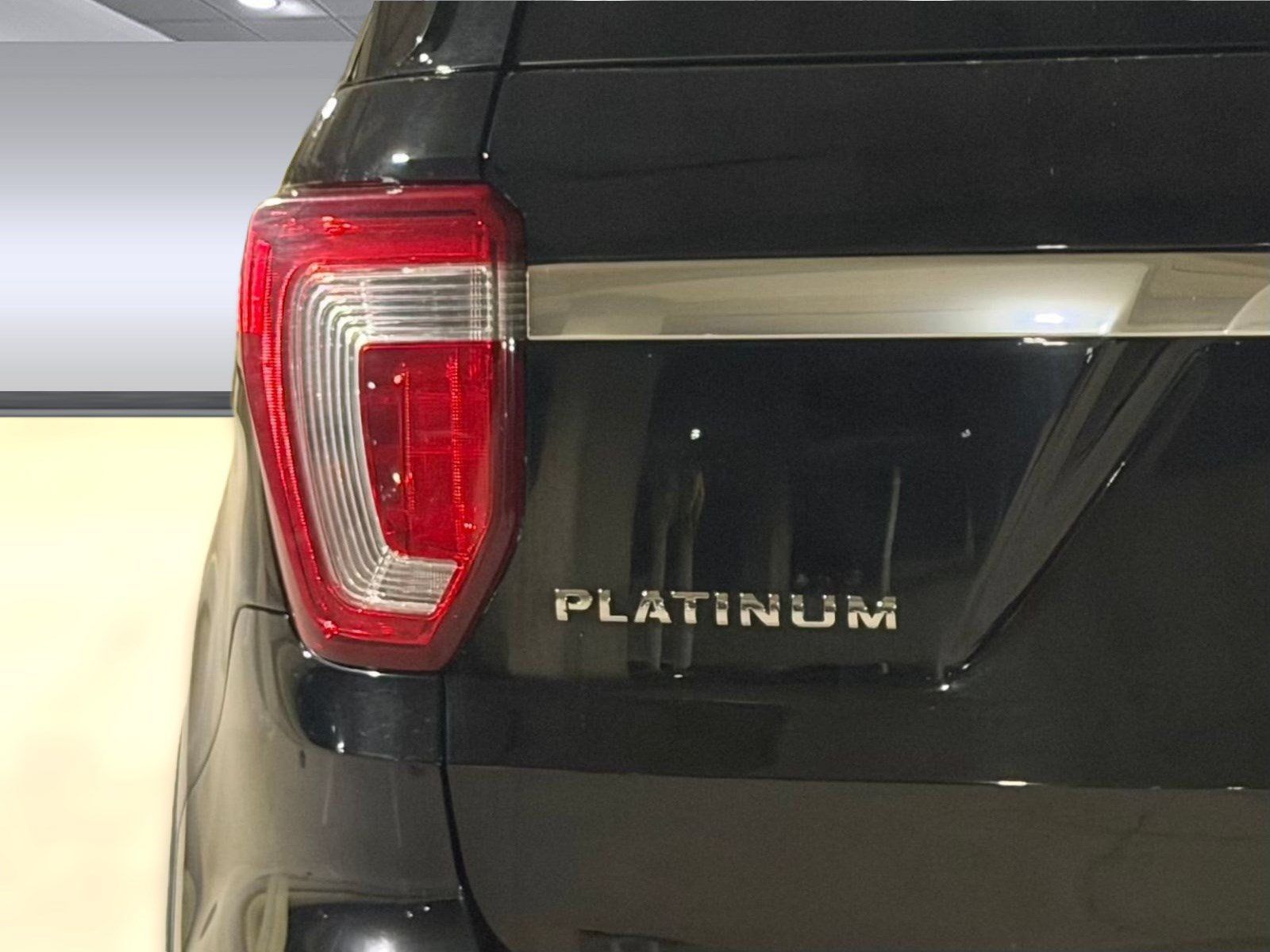 Used 2017 Ford Explorer Platinum AWD/4WD image 30