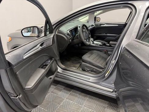 Used 2014 Ford Fusion SE FWD image 14
