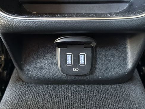 Used 2025 Genesis GV70 2.5T AWD/4WD image 21