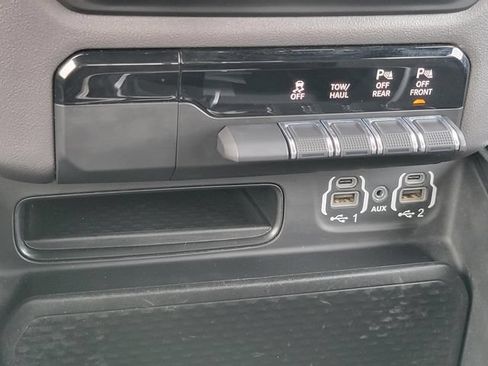 Used 2022 RAM 1500 Big Horn AWD/4WD image 22