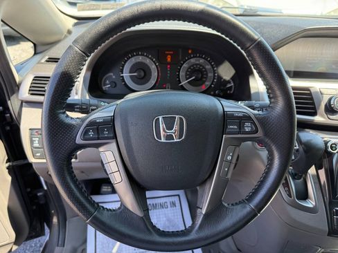 Used 2016 Honda Odyssey Touring Elite image 19