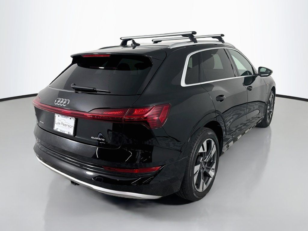 Used 2022 Audi e-tron Premium Plus AWD/4WD image 9