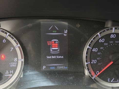 Used 2021 Toyota Highlander LE image 17