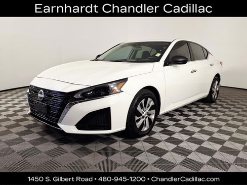 Used 2025 Nissan Altima 2.5 S FWD image 1