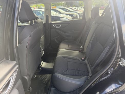 Used 2019 Subaru Forester Premium w/ All-Weather Package AWD/4WD image 13