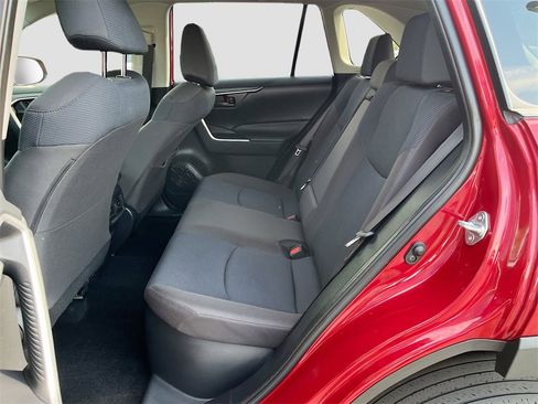 Used 2022 Toyota RAV4 LE image 22