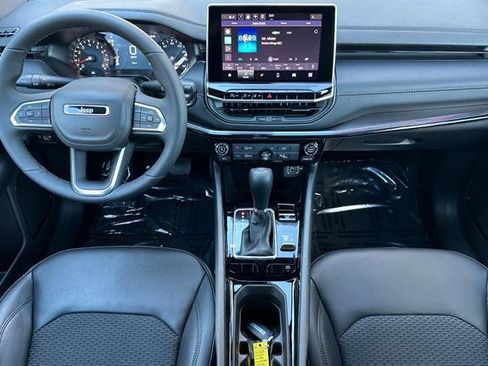 New 2026 Jeep Compass Latitude image 10
