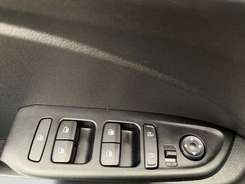 Certified 2023 Hyundai Venue SE FWD image 12