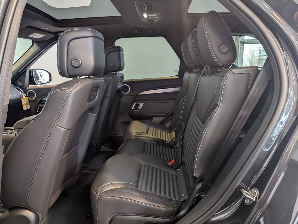 New 2026 Land Rover Discovery Limited Edition AWD/4WD image 26
