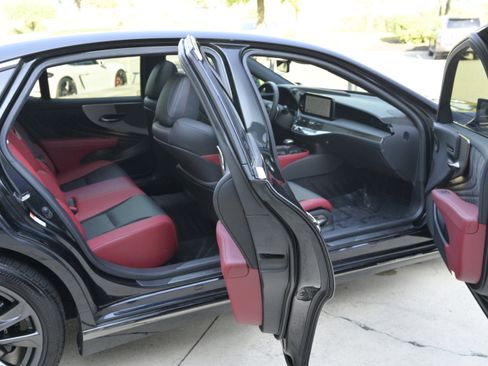 Used 2024 Lexus LS 500 F Sport image 49