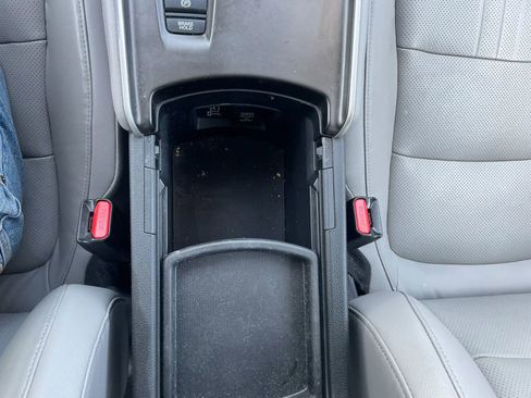Used 2018 Honda Accord Touring image 16