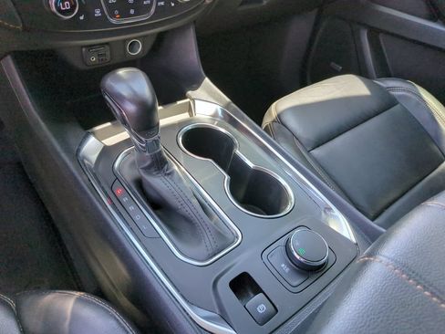 Used 2021 Chevrolet Traverse LT w/ LT Premium Package FWD image 25